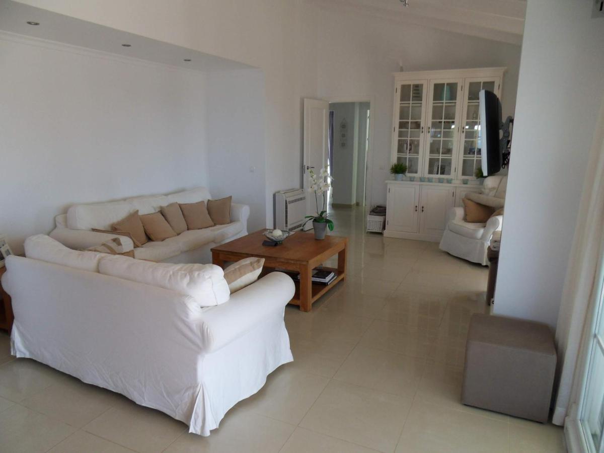 Villa Perla Blanca Sayalonga Exterior photo