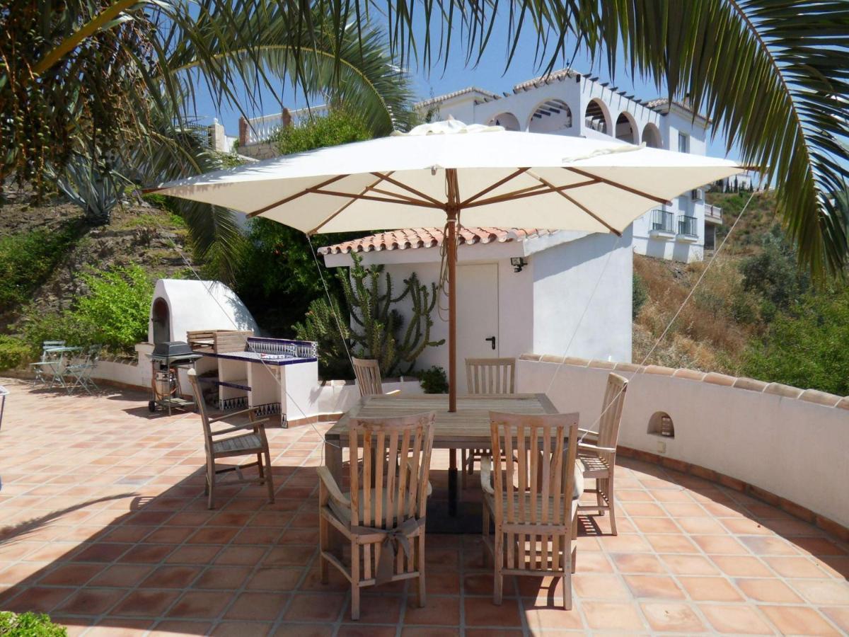 Villa Perla Blanca Sayalonga Exterior photo
