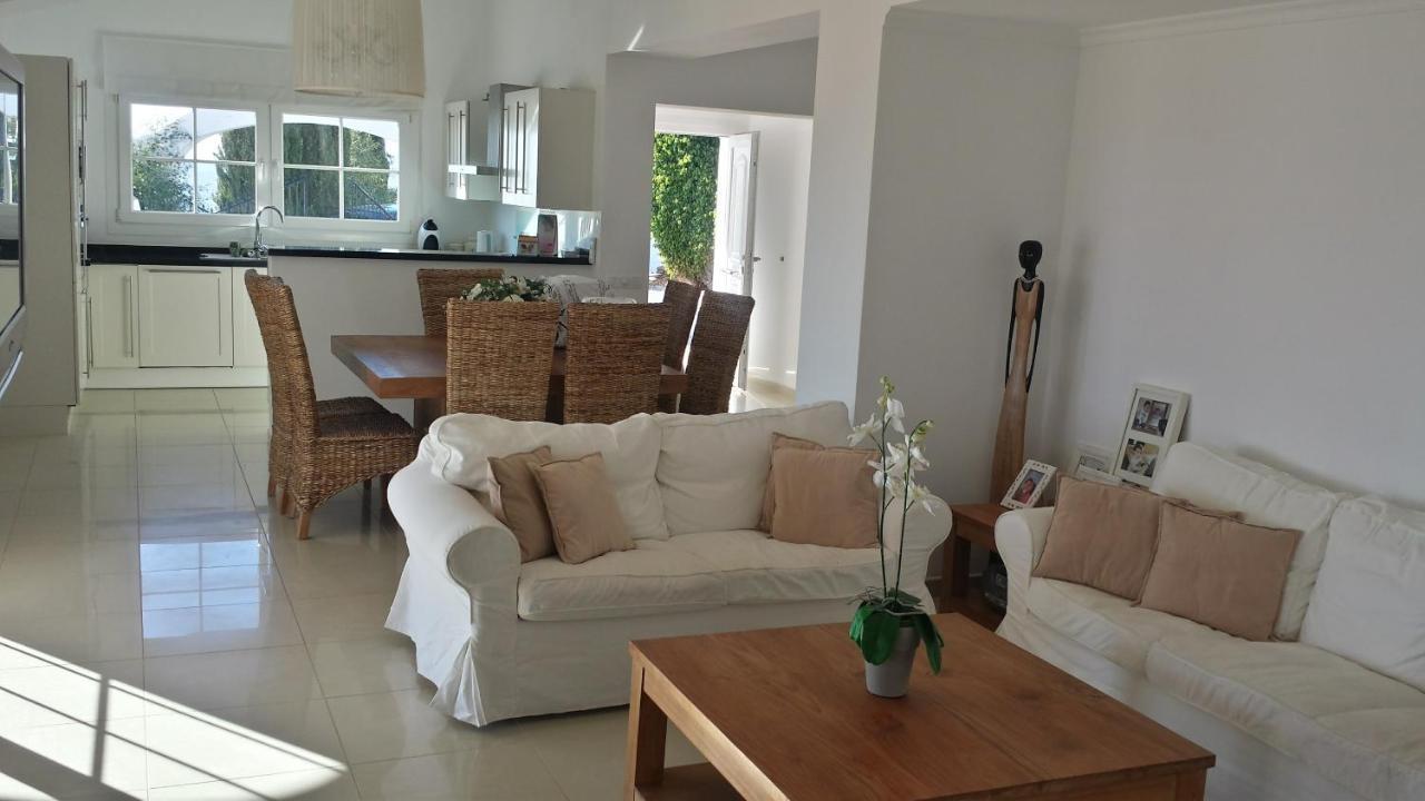 Villa Perla Blanca Sayalonga Exterior photo