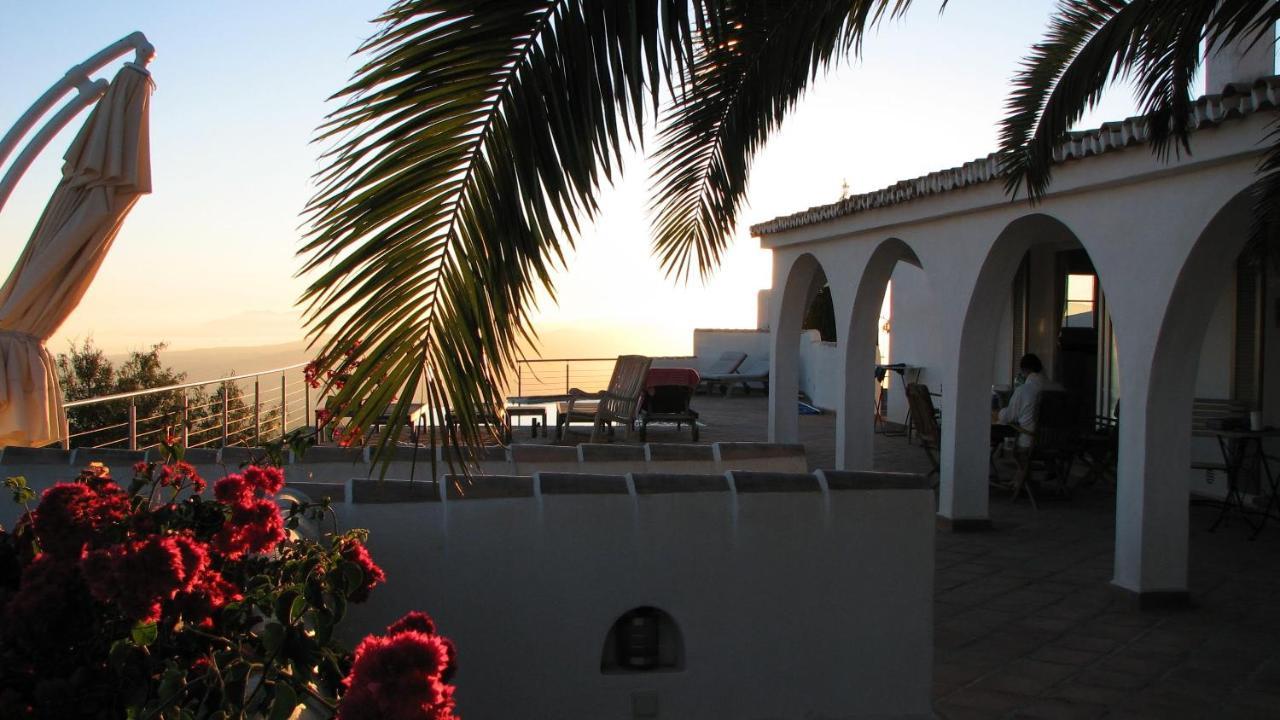 Villa Perla Blanca Sayalonga Exterior photo
