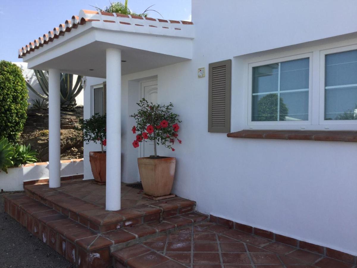 Villa Perla Blanca Sayalonga Exterior photo